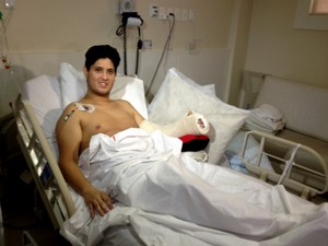 Luiz Viezzi se recupera no hospital após a realização de complexa cirurgia (Foto: Vinicius Frigeri/RPC) Luiz Viezzi se recupera no hospital após a realização de complexa cirurgia (Foto: Vinicius Frigeri/RPC)